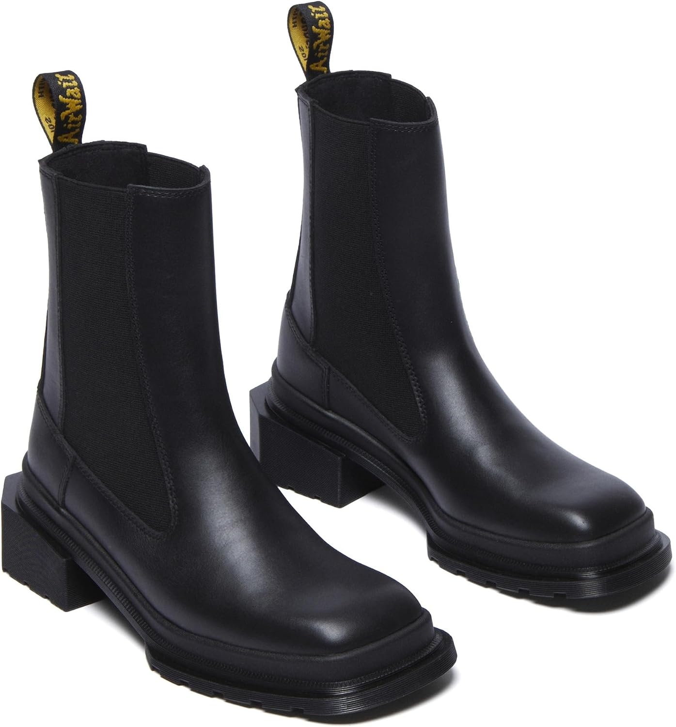Dr. Martens Women's Maybole Chelsea Black Wanama