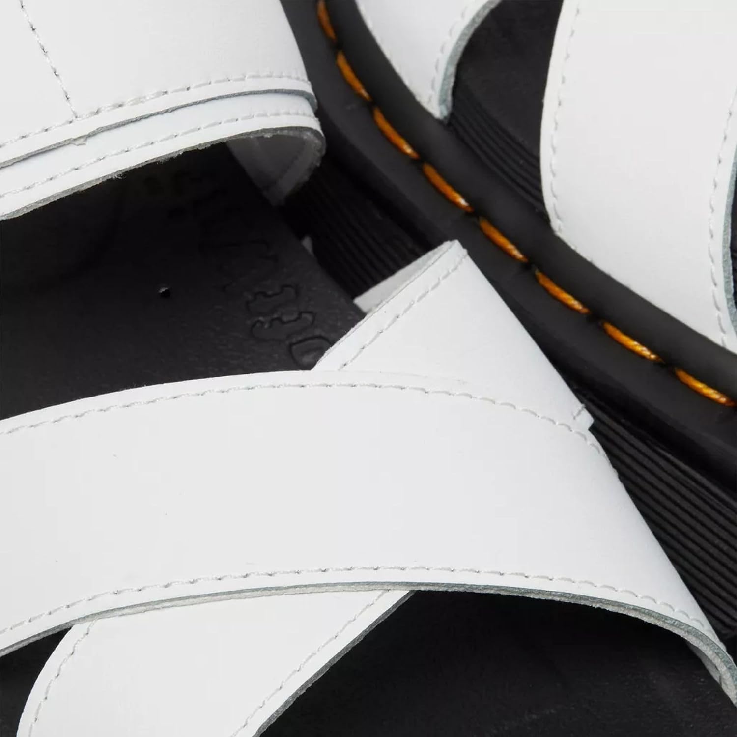 Dr. Martens Voss II White Hydro