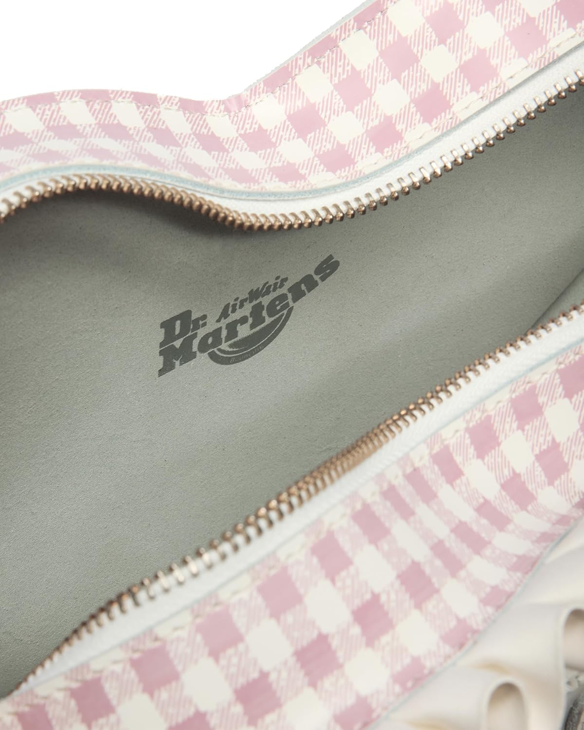 Dr. Martens unisex-adult Heart Backpack White+dusty Rose Smooth Gingham Print